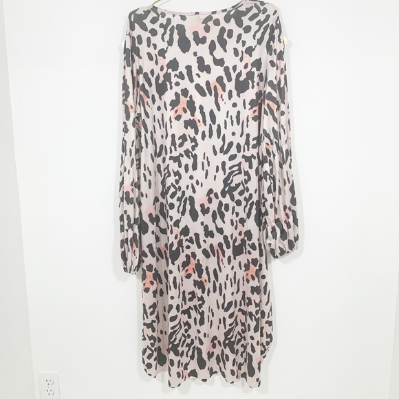 NWT High-Low Leopard Print Top - Picture 7 of 9